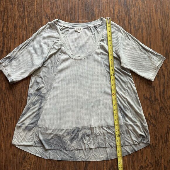 POL Women’s Blouse Tunic Top Size Small Sage Green Grey Waffle Tie Dye Oversized - Picture 4 of 9